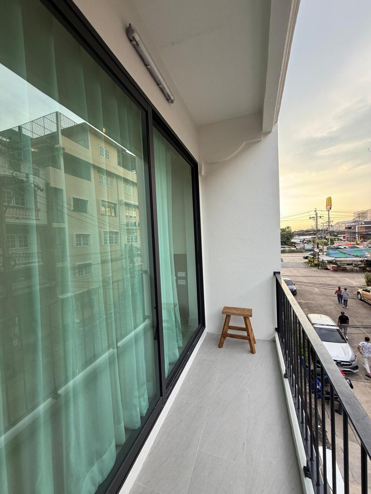 2 Bed & 2 Bath Suite, 4th Floor * Bangkok