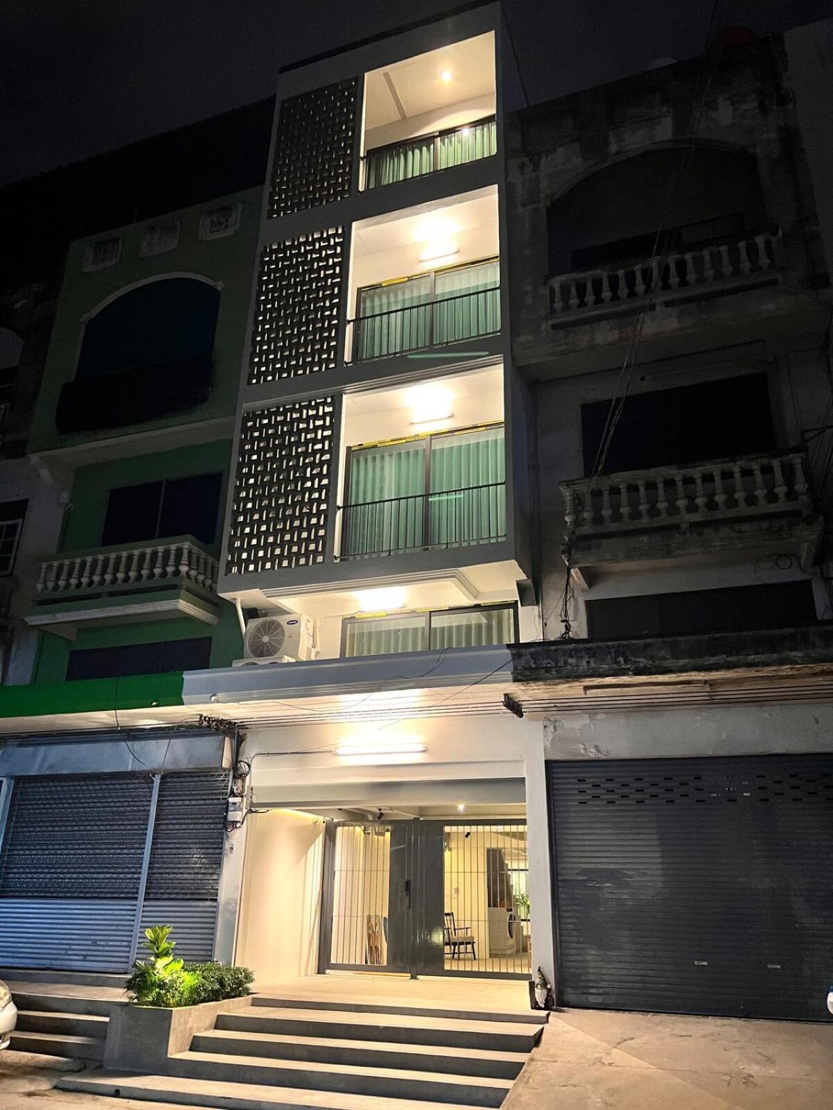2 Bed & 2 Bath Suite, 4th Floor