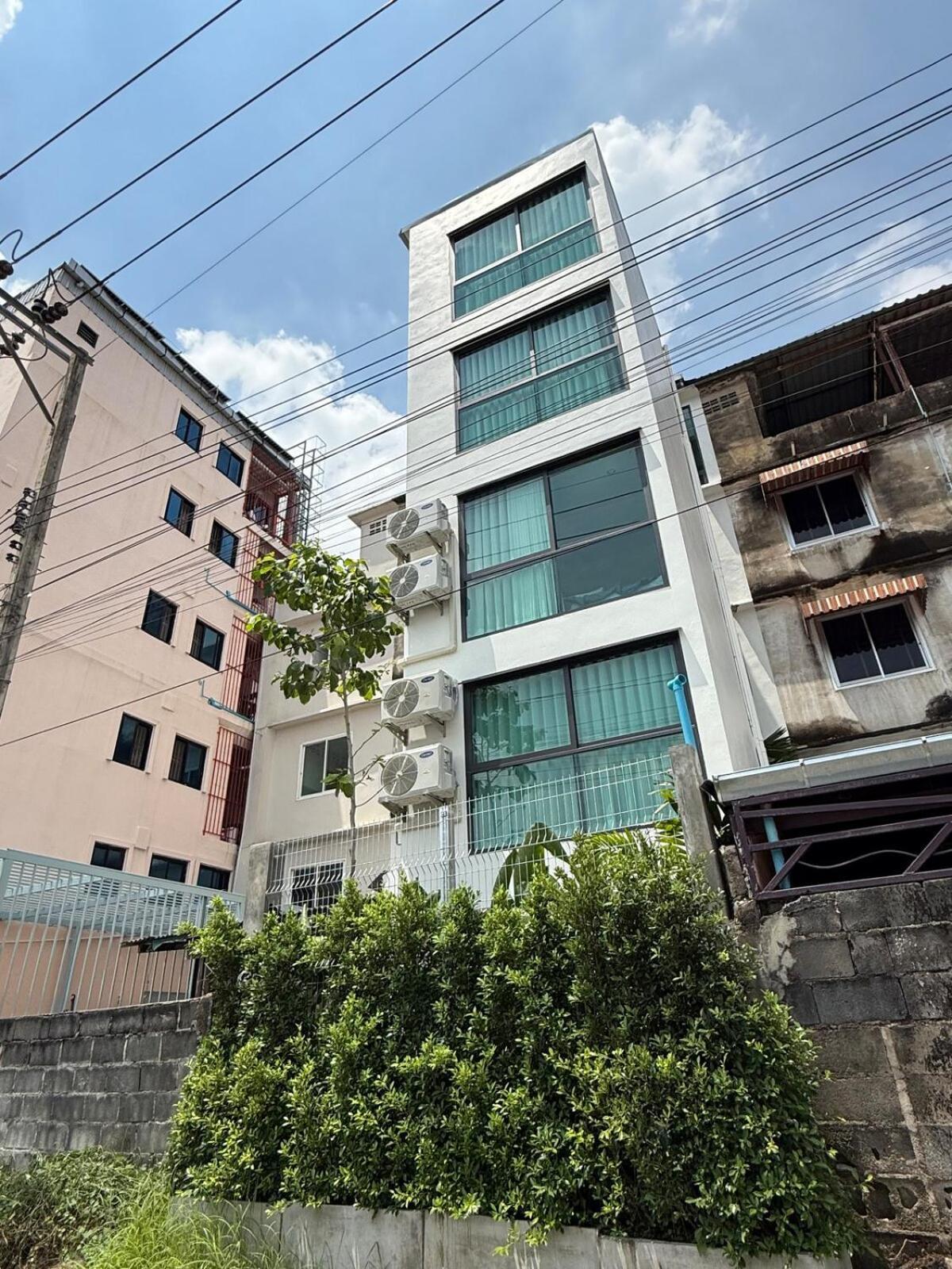 2 Bed & 2 Bath Suite, 4th Floor * Bangkok